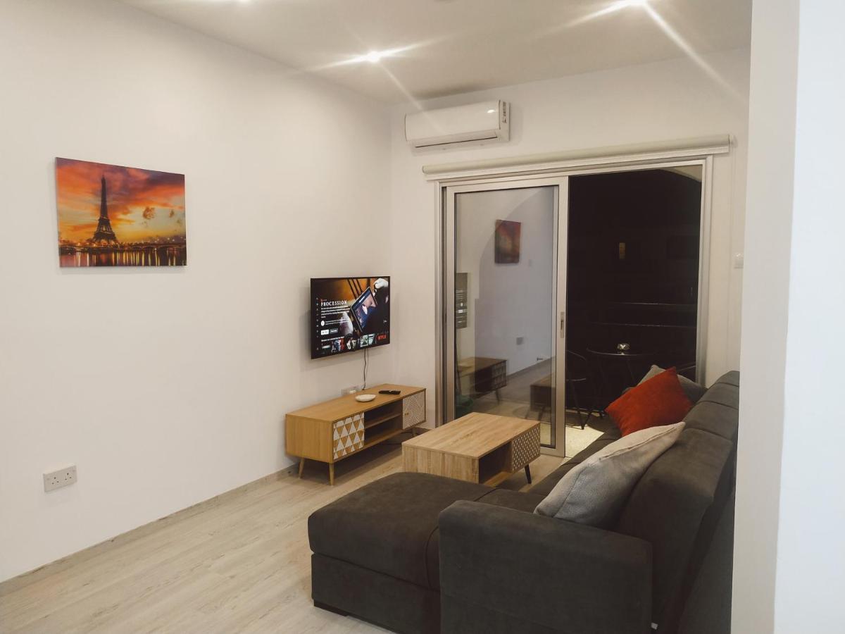 Charming Holiday Retreat Kato Paphos Apt 400M To The Beach Экстерьер фото