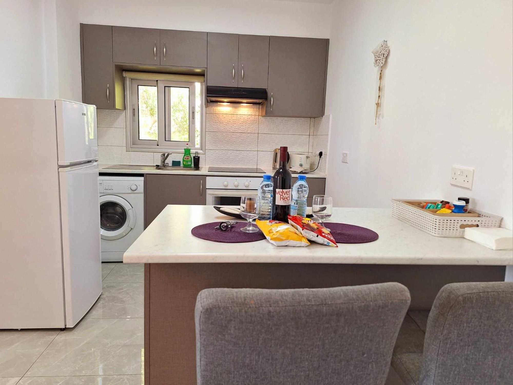 Charming Holiday Retreat Kato Paphos Apt 400M To The Beach Экстерьер фото